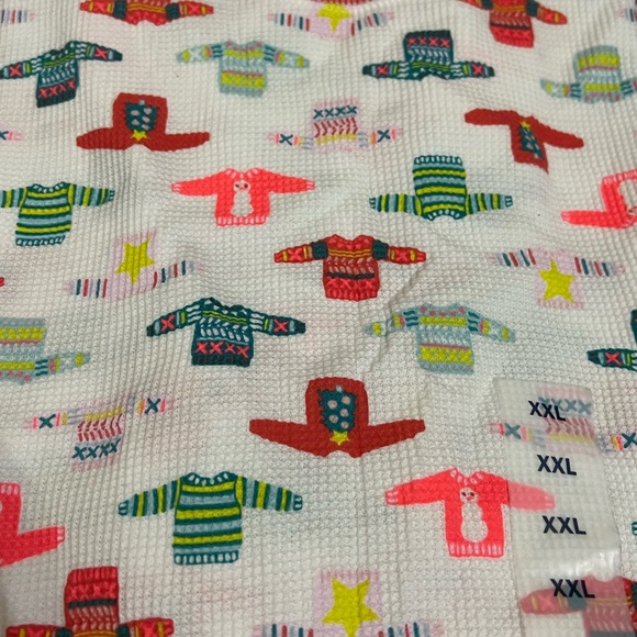 Old Navy Women's Comfy and Warm tops! - Picture 2 of 4